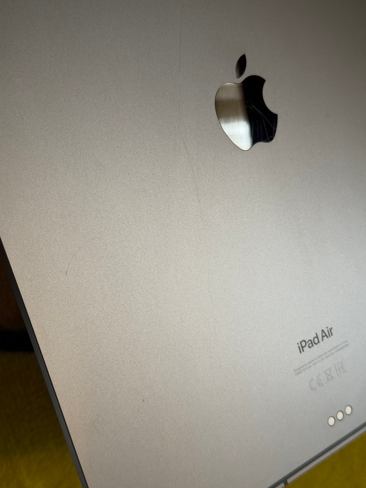 Apple iPad Air 13 inch M2 (2024) 128gb WiFi/Cellular - Fully Working