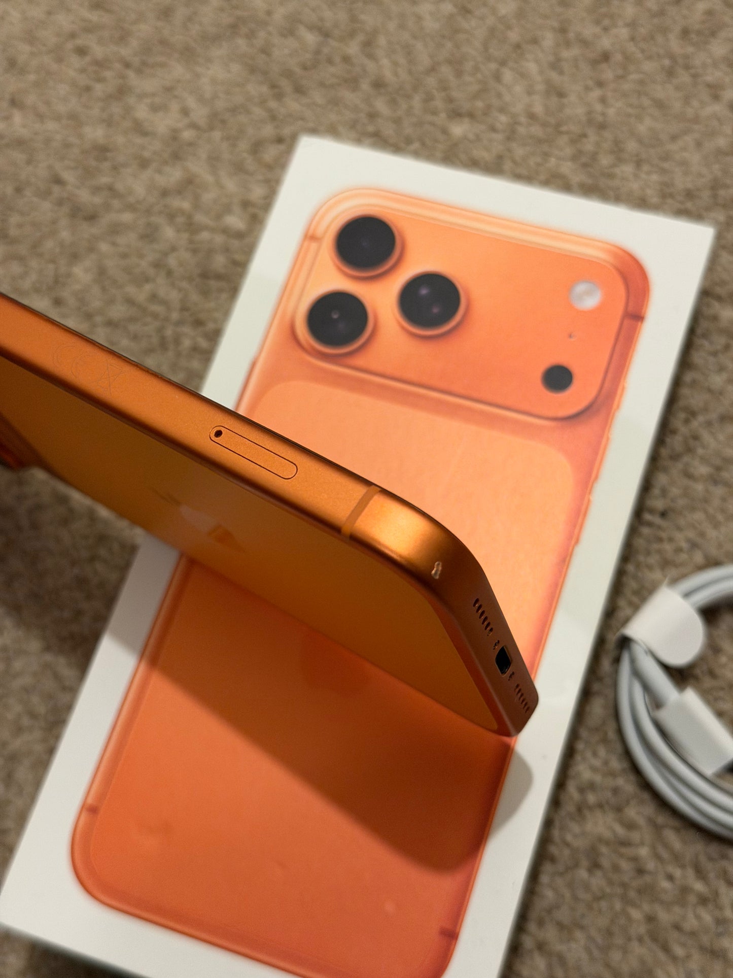 Apple iPhone 17 Pro Max - Cosmic Orange - 256gb (Unlocked) - Faulty Front/Rear Cameras!