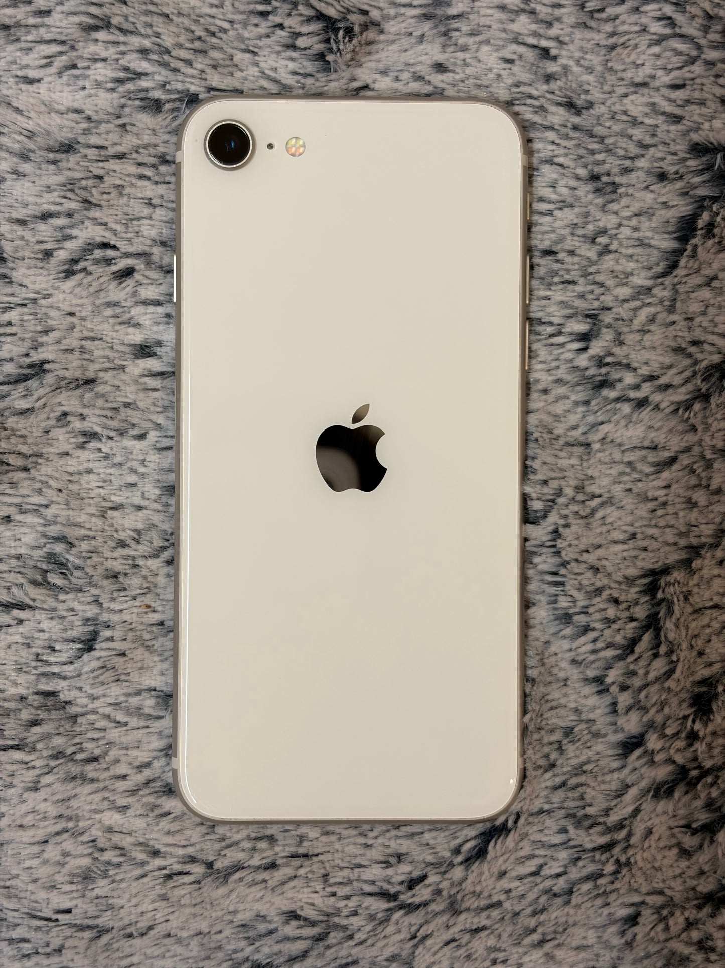 Apple iPhone SE 3rd Generation (2022) - 64gb. Faulty/Needs Repair.