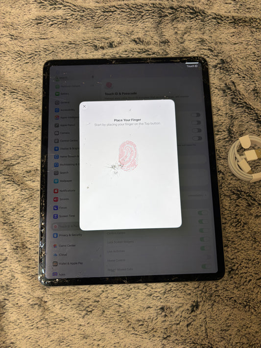 Apple iPad Air 13 inch M2 (2024) 128gb WiFi/Cellular - Fully Working - Cracked Screen