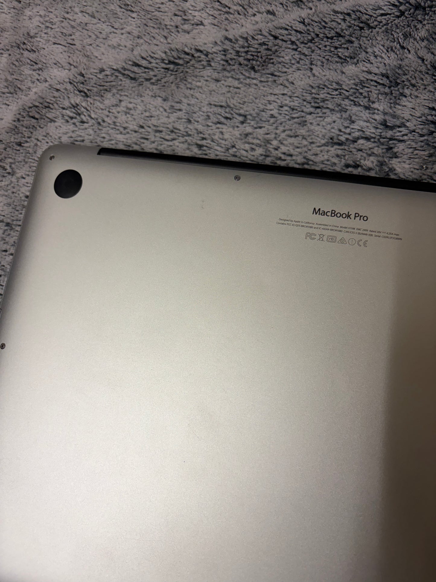 Apple Macbook Pro 15 inch 2014 - i7, 16gb RAM, 512gb SSD - Needs Repair.