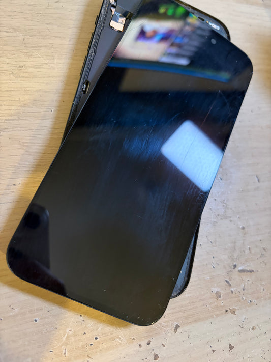 Apple iPhone 15 Plus Aftermarket Screen ONLY. WORKING / Cacked.