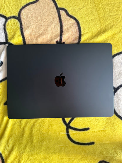 Apple Macbook Air 15 inch 2023 - M3, 8gb RAM, 512gb SSD.