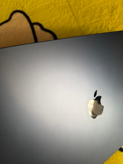 Apple Macbook Air 15 inch 2023 - M3, 8gb RAM, 512gb SSD.