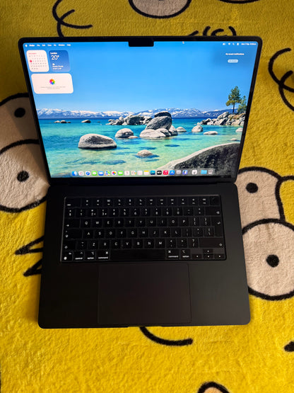 Apple Macbook Air 15 inch 2023 - M3, 8gb RAM, 512gb SSD.
