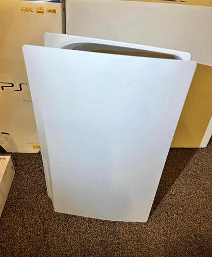 PlayStation 5 Disc Version. Fully boxed + 2 controllers