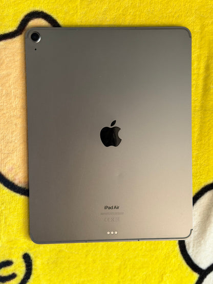 Apple iPad Air 13 inch M2 (2024) 128gb WiFi/Cellular - Fully Working