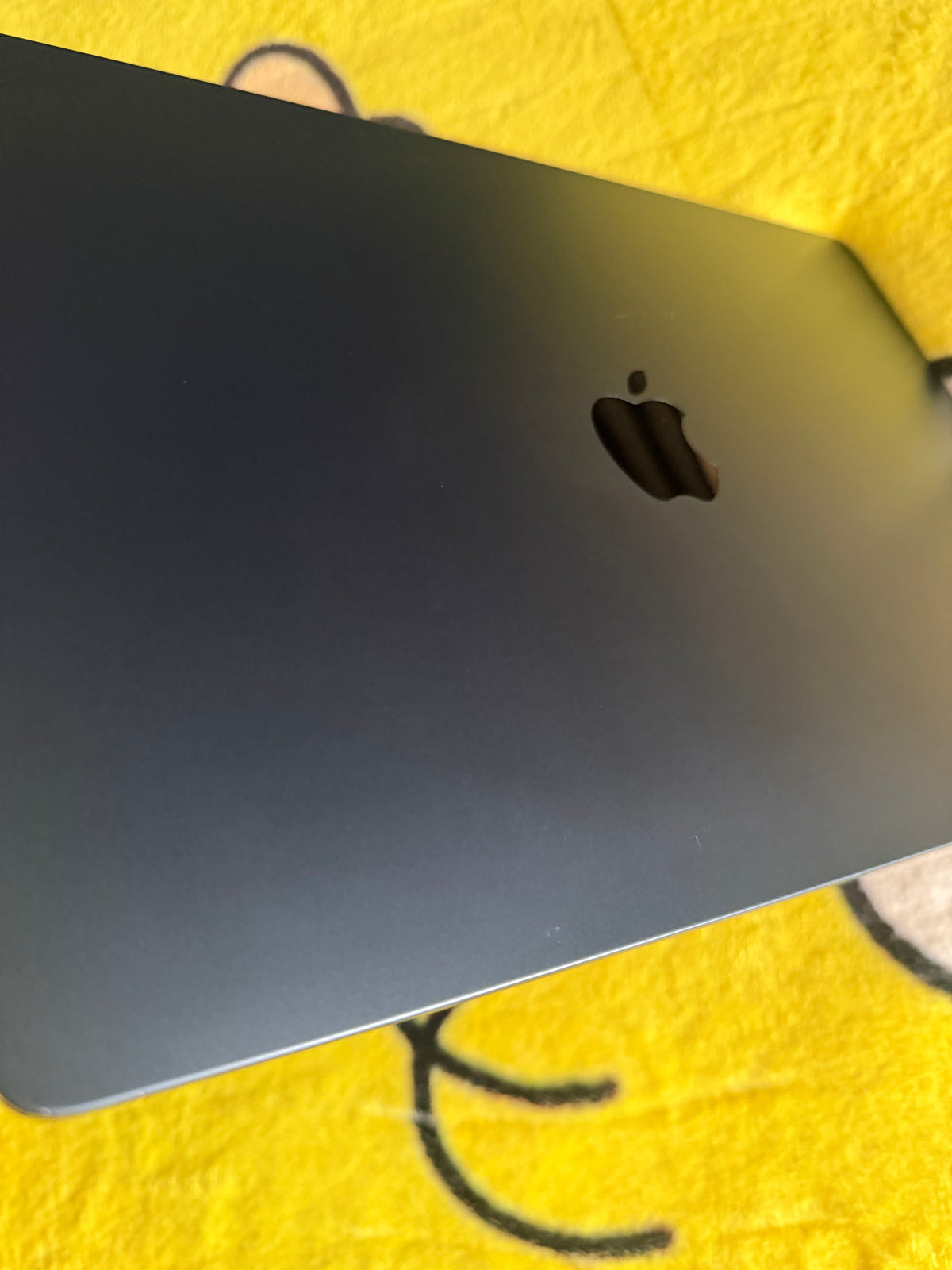 Apple Macbook Air 15 inch 2023 - M3, 8gb RAM, 512gb SSD.