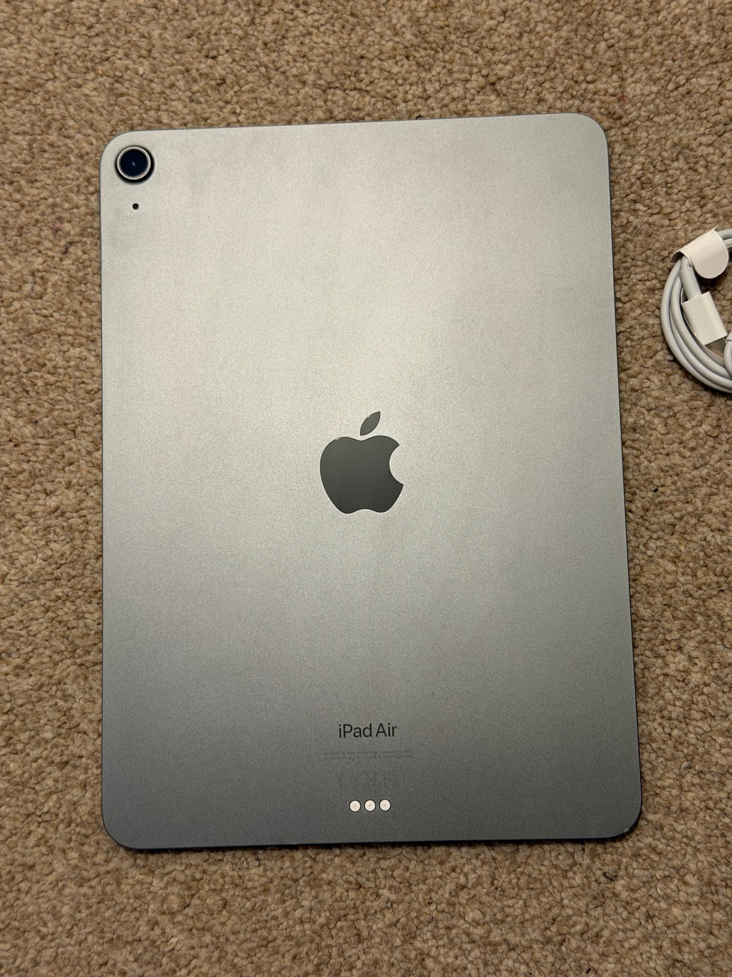 Apple iPad Air 10.9 inch 5th gen (M1) 2022 256gb WiFi - Fully Working / No Touch ID!