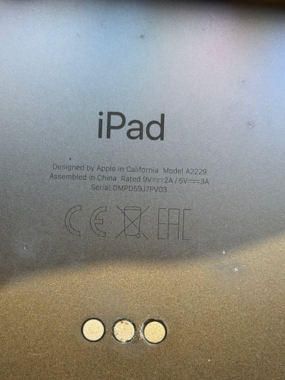 Apple iPad Pro 12.9 inch 4th Gen 256gb WiFi - No Power/Faulty!