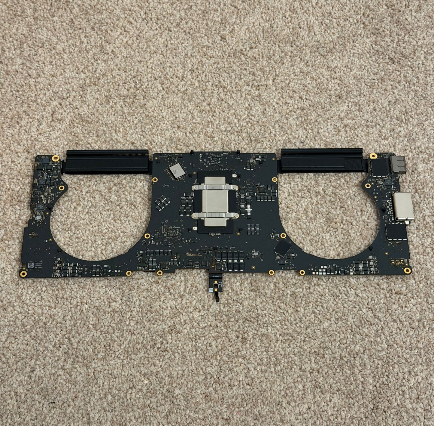 Apple Macbook Pro 16 inch M1 Pro Logic Board - MDM Bypassed!