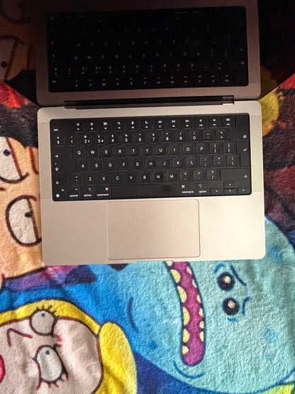 Apple Macbook Pro 14 inch 2023 - M2 MAX, 32gb RAM, 1TB SSD - MDM Bypassed.