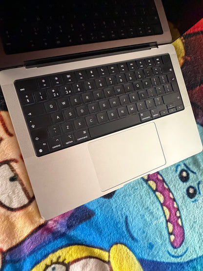 Apple Macbook Pro 14 inch 2023 - M2 MAX, 32gb RAM, 1TB SSD - MDM Bypassed.