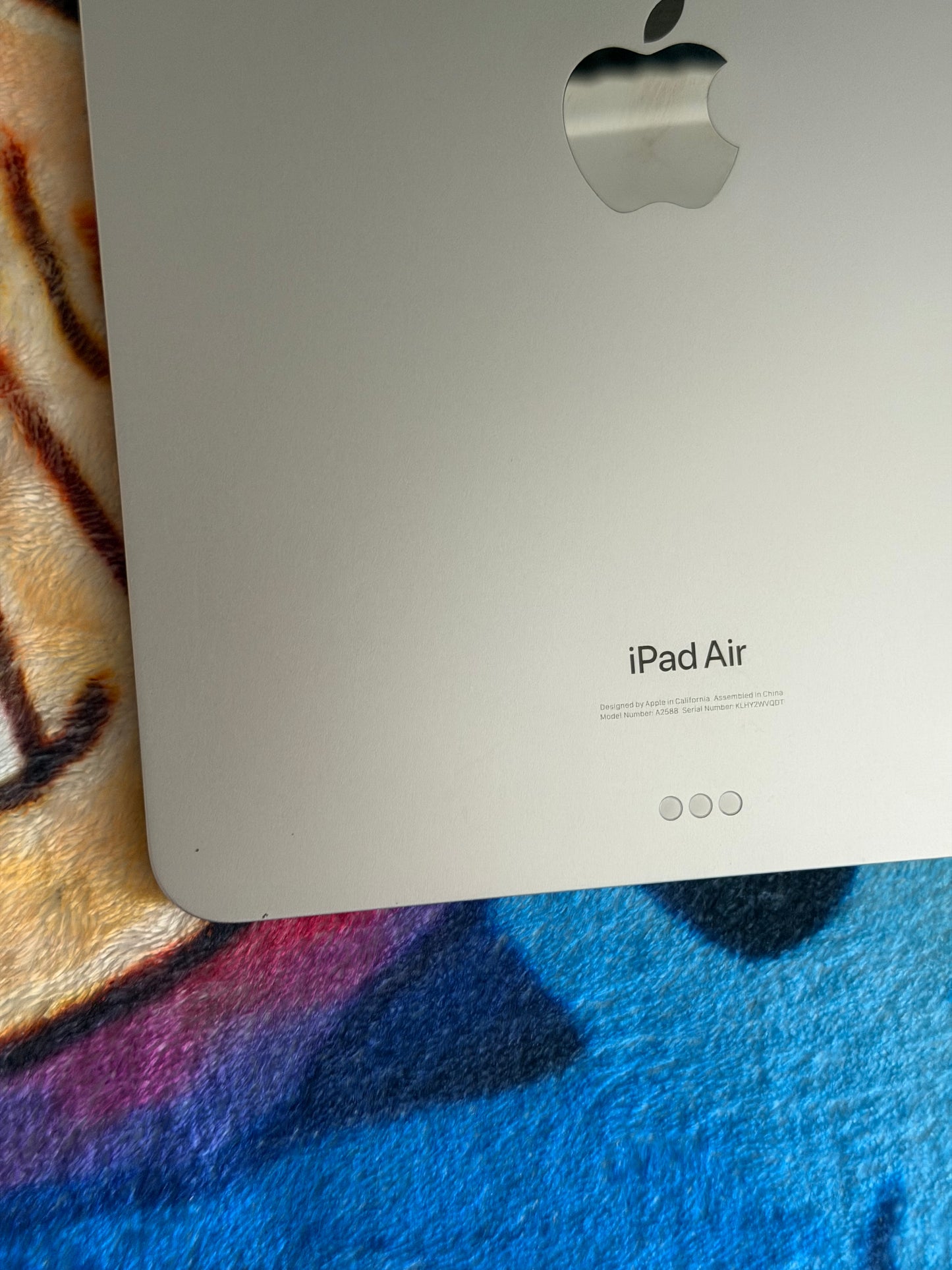 Apple iPad Air 10.9 inch 5th gen (M1) 2022 64gb WiFi - Faulty/Randomly Reboots!