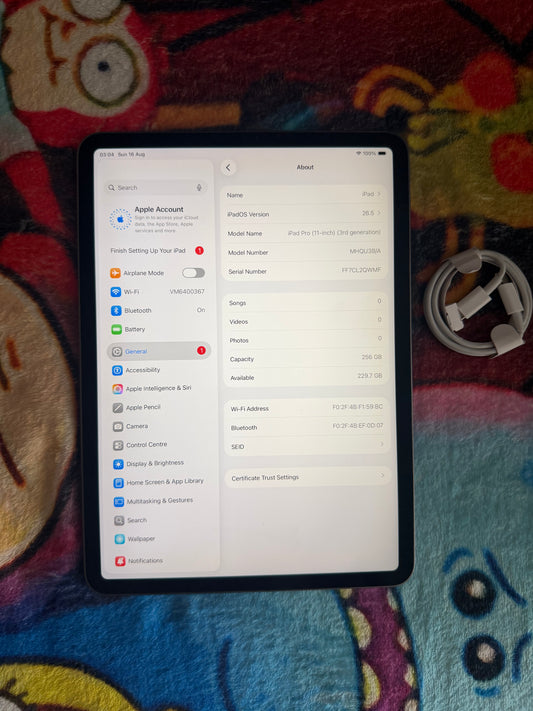 Apple iPad Pro 11 inch 3rd Gen (M1) 256gb WiFi - Grey. Fully Working!
