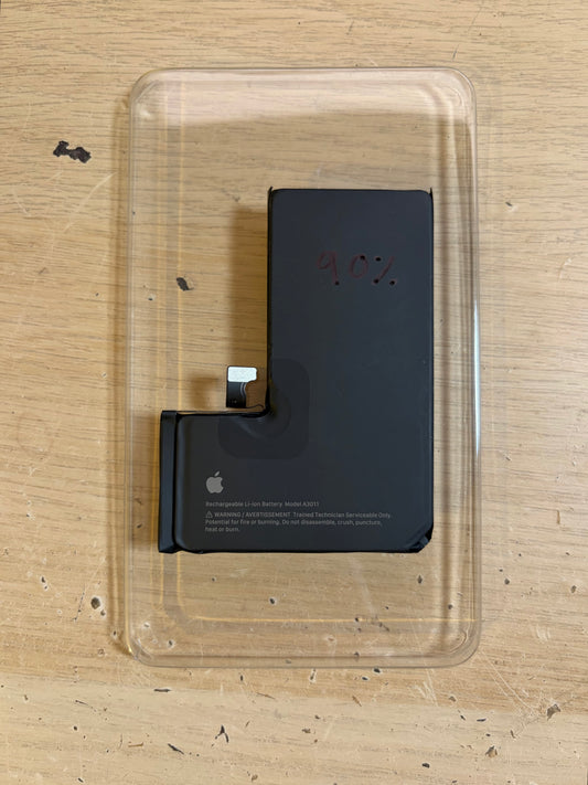Apple iPhone 15 Pro Genuine Battery (90% Heath).
