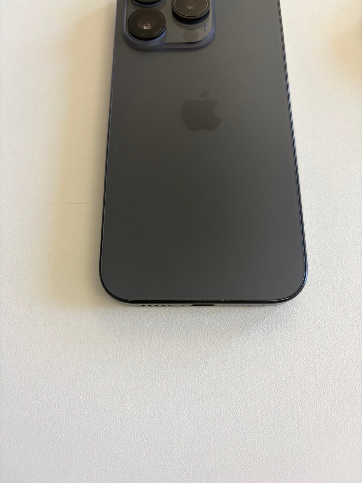 Apple iPhone 15 Pro - 128gb Black (Unlocked)