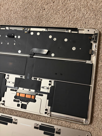 Apple Macbook Air 13 inch M2 (2022) - Keyboard/Screen ONLY - FAULTY!