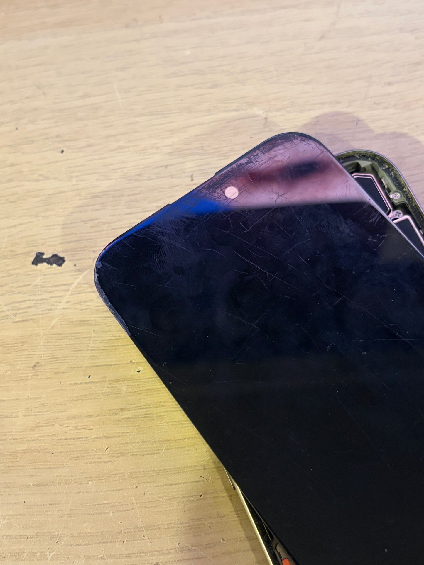 Apple iPhone 15 Pro Genuine Screen - Faulty/No Touch.