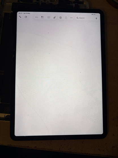 Apple iPad Pro 11 inch 3rd/4th Generation LCD Screen - Cracked Glass / Fully Working.