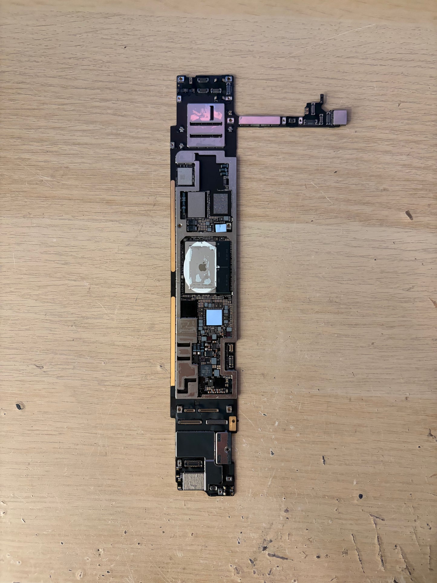Apple iPad Pro 11 inch 4th Generation Logic Board - FAULT/iCloud.