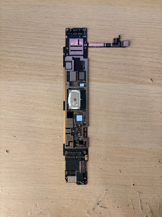 Apple iPad Pro 11 inch 4th Generation Logic Board - FAULT/iCloud.