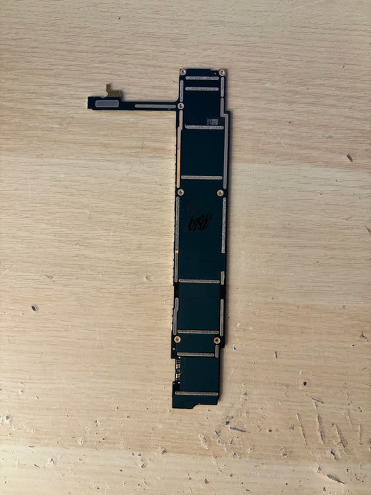 Apple iPad Pro 11 inch 4th Generation Logic Board - FAULT/iCloud.