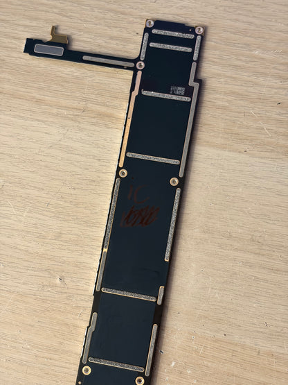 Apple iPad Pro 11 inch 4th Generation Logic Board - FAULT/iCloud.