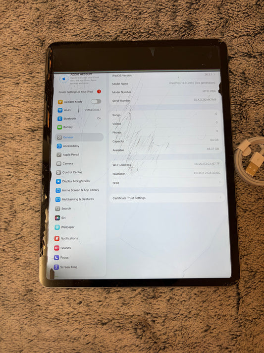 Apple iPad Pro 12.9 3rd Gen 64gb WiFi - Grey. Damaged screen / Needs Repair.