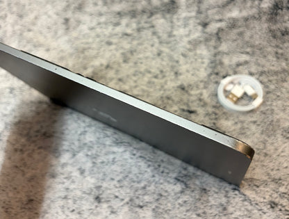 Apple iPad Pro 12.9 3rd Gen 64gb WiFi - Grey. Damaged screen / Needs Repair.