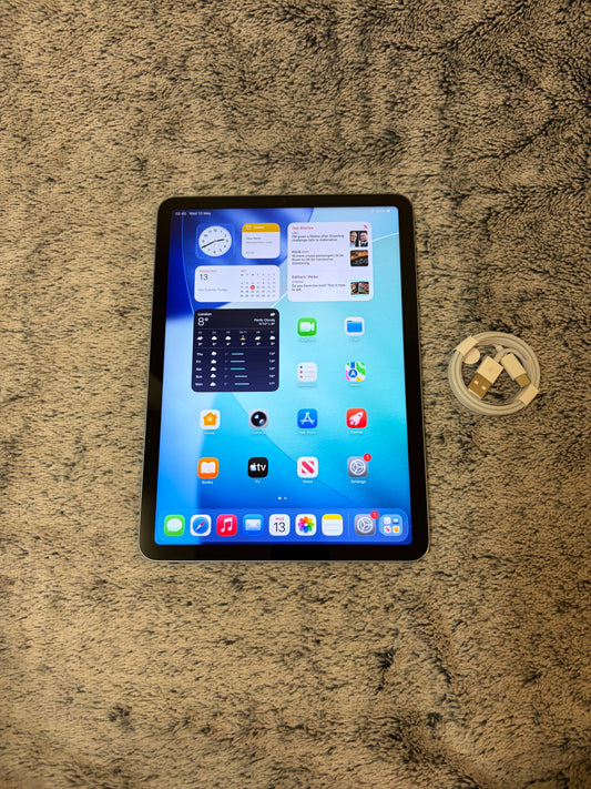 Apple iPad Air 4th Generation 256gb WiFi - Blue. Fully working.