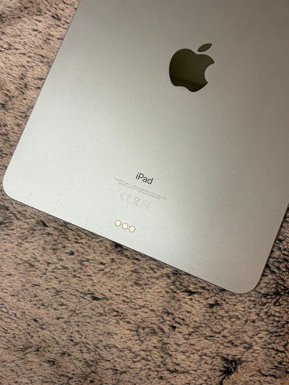Apple iPad Air 4th Generation 256gb WiFi - Blue. Fully working.