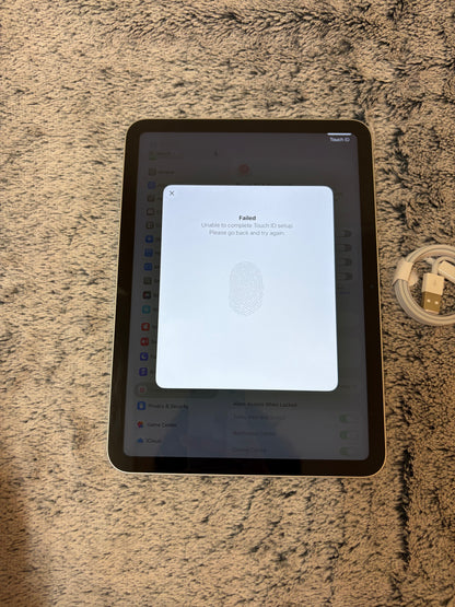 Apple iPad 10th Generation 64gb WiFi - Silver. Fully working / No Touch ID.