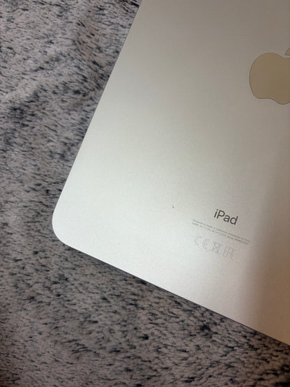 Apple iPad 10th Generation 64gb WiFi - Silver. Fully working / No Touch ID.