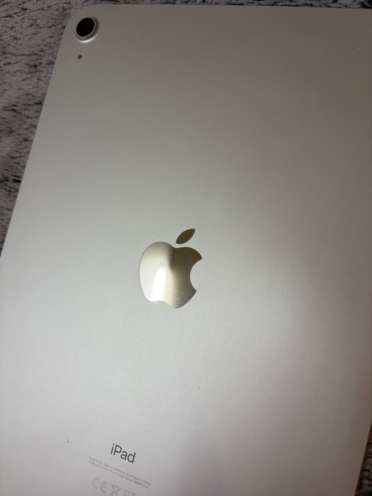 Apple iPad 10th Generation 64gb WiFi - Silver. Fully working / No Touch ID.