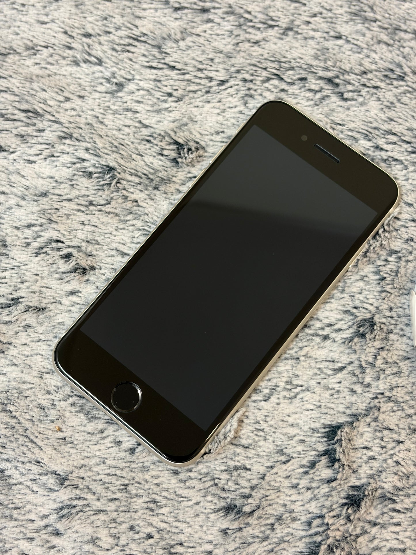 Apple iPhone SE 3rd Generation (2022) - 64gb. Faulty/Needs Repair.