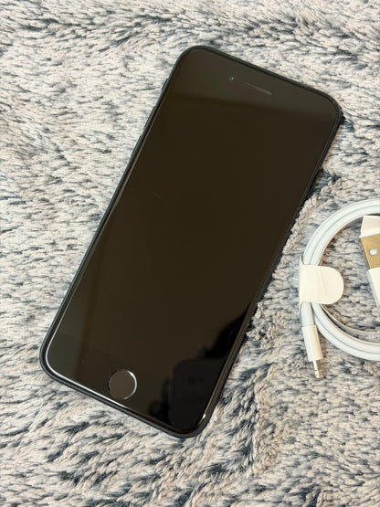 Apple iPhone SE 3rd Generation (2022) - 64gb. Fully Working!
