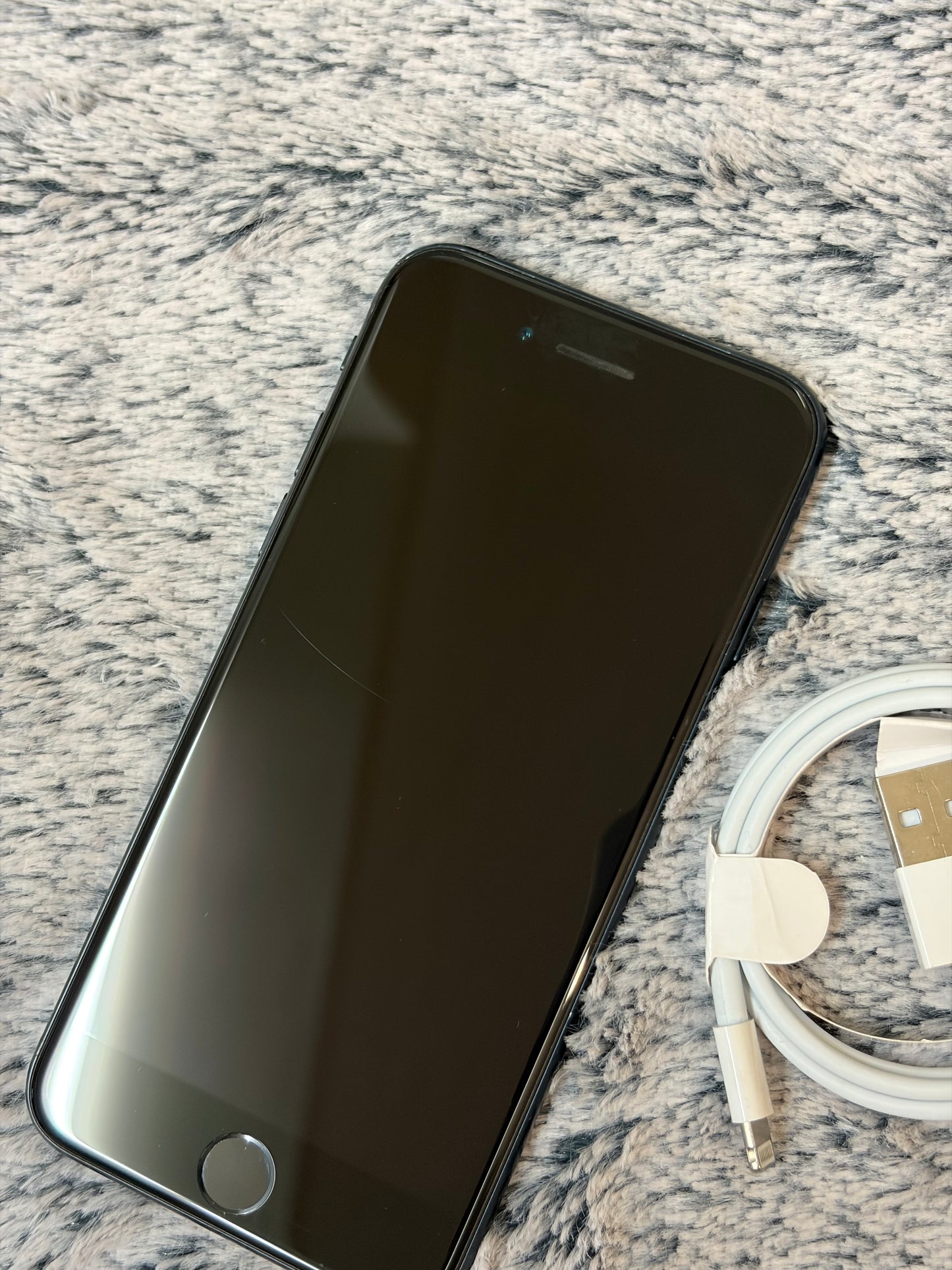 Apple iPhone SE 3rd Generation (2022) - 64gb. Fully Working!