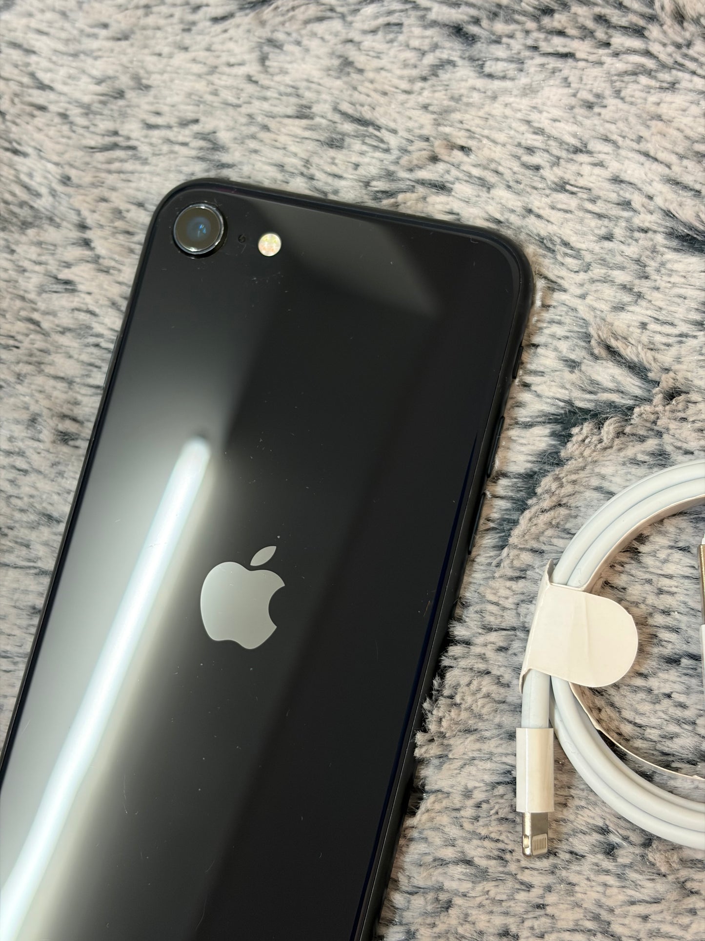 Apple iPhone SE 3rd Generation (2022) - 64gb. Fully Working!