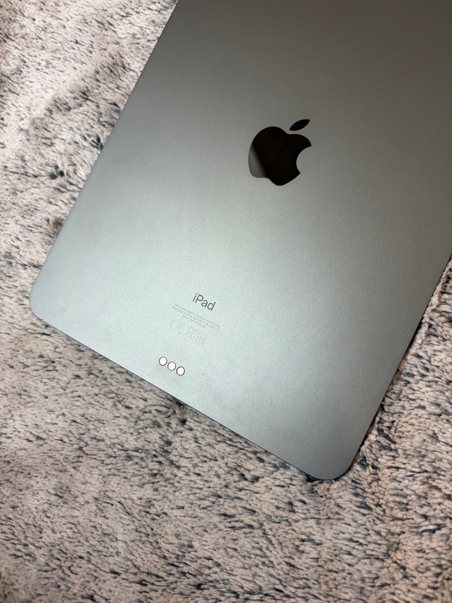 Apple iPad Pro 11 inch 2nd Gen 128gb WiFi - Faulty Unable to reset?