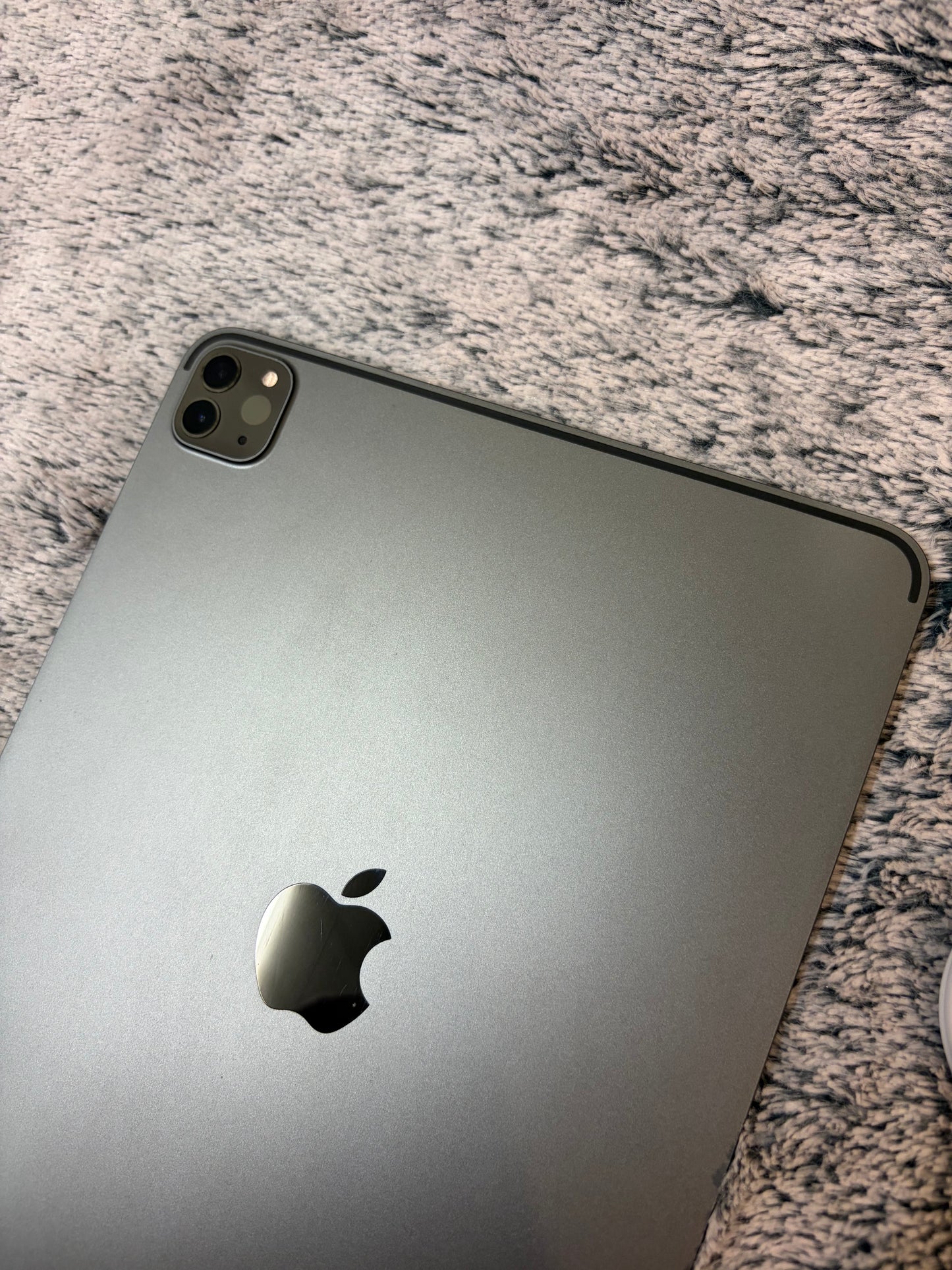 Apple iPad Pro 11 inch 2nd Gen 128gb WiFi - Faulty Unable to reset?