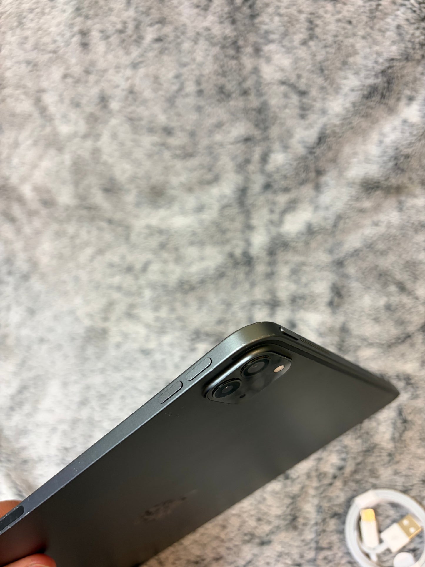 Apple iPad Pro 11 inch 2nd Gen 128gb WiFi - Faulty Unable to reset?