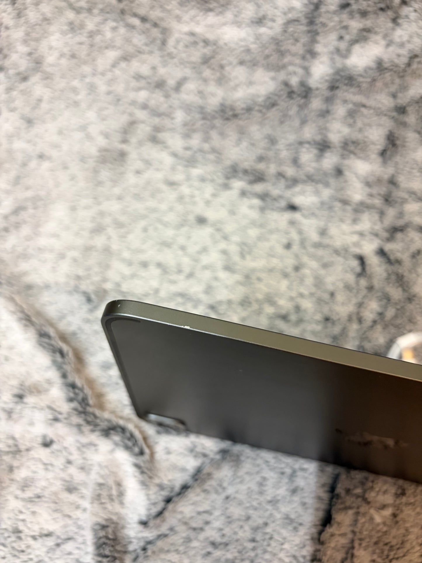 Apple iPad Pro 11 inch 2nd Gen 128gb WiFi - Faulty Unable to reset?