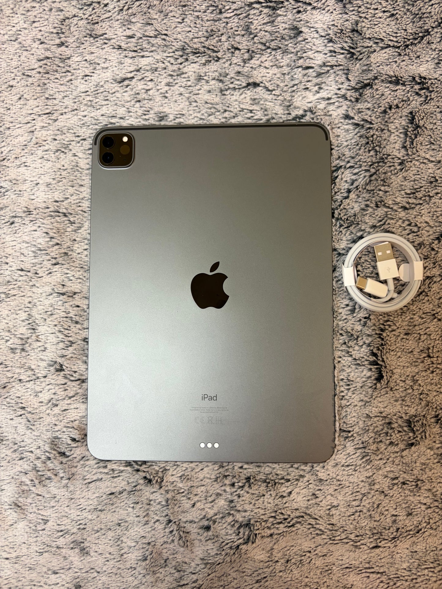 Apple iPad Pro 11 inch 2nd Gen 128gb WiFi - Damaged Screen.