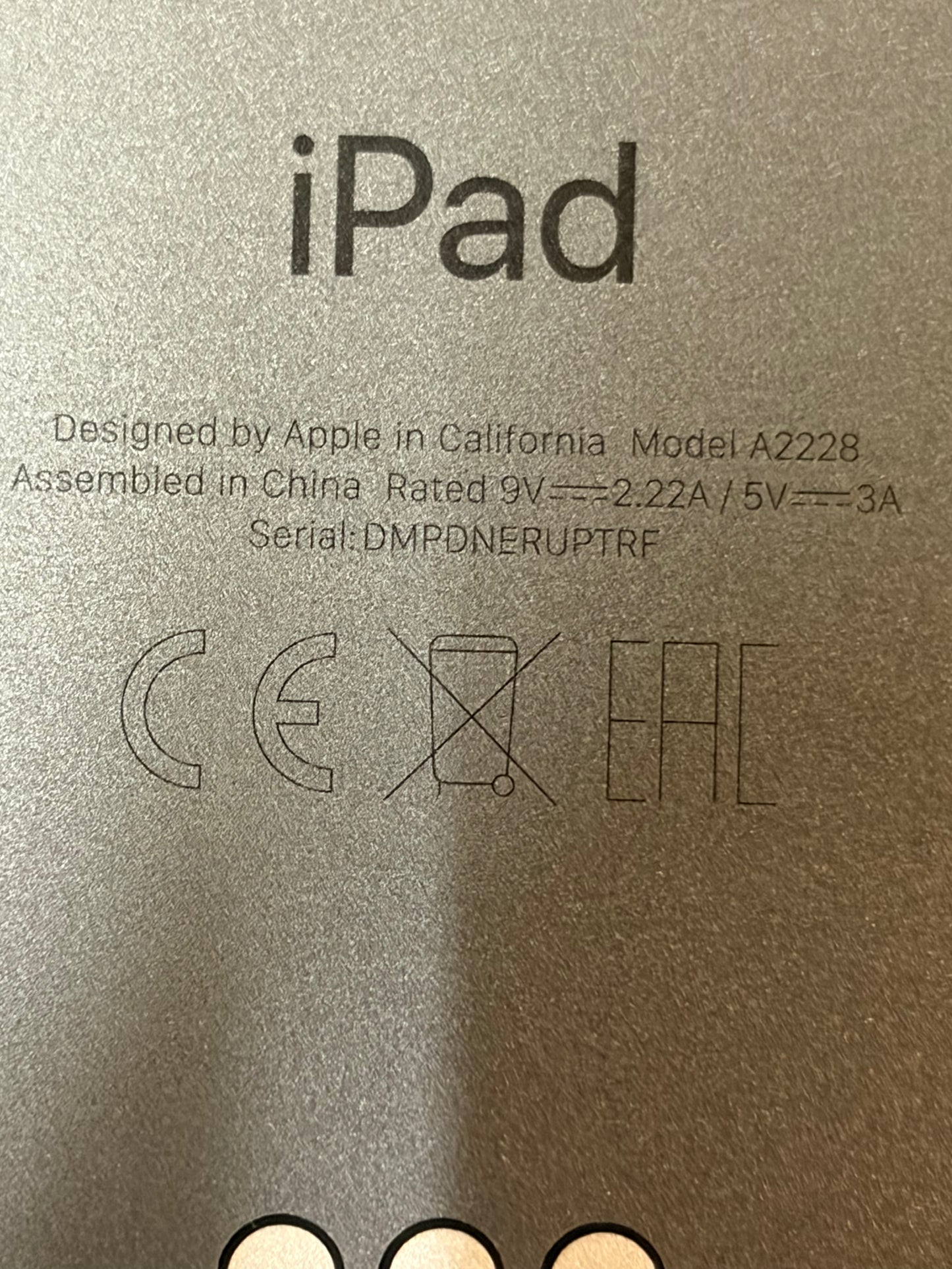 Apple iPad Pro 11 inch 2nd Gen 128gb WiFi - Damaged Screen.