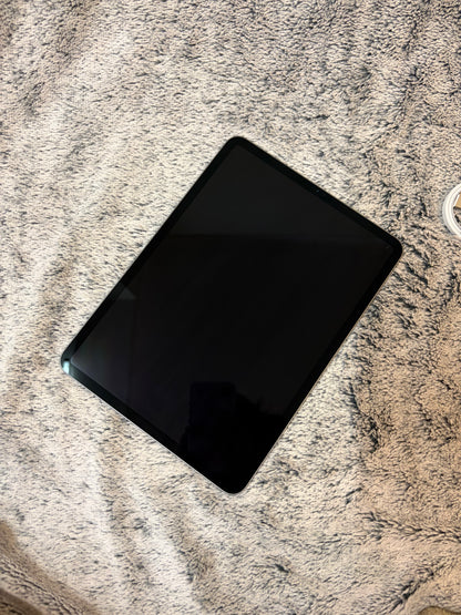 Apple iPad Pro 11 inch 2nd Gen 128gb WiFi - Minor Screen Fault - Fully Working!