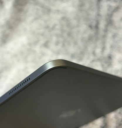 Apple iPad Pro 11 inch 2nd Gen 128gb WiFi - Minor Screen Fault - Fully Working!