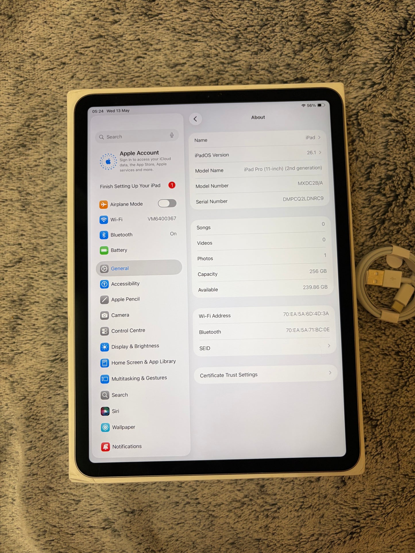 Apple iPad Pro 11 inch 2nd Gen 256gb WiFi - Fully Working - Boxed!