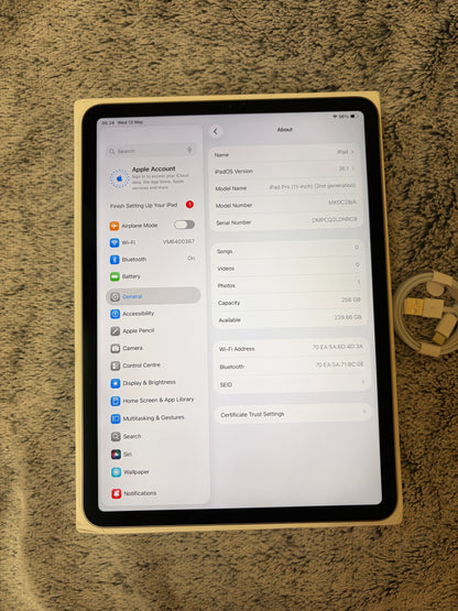 Apple iPad Pro 11 inch 2nd Gen 256gb WiFi - Fully Working - Boxed!
