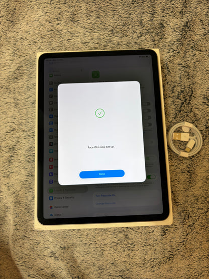 Apple iPad Pro 11 inch 2nd Gen 256gb WiFi - Fully Working - Boxed!